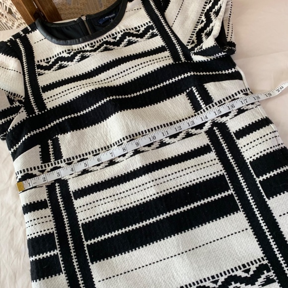 MADEWELL‎ Short Sleeve Tribal Leather Trim Shift Dress 0 - Picture 9 of 10